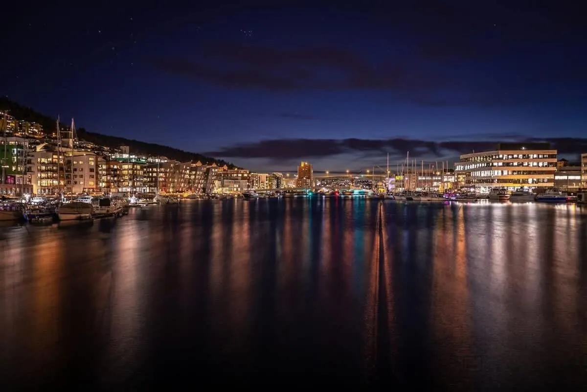 Dinbnb Apartments I City Oasis, Workspace & Elevator! Bergen