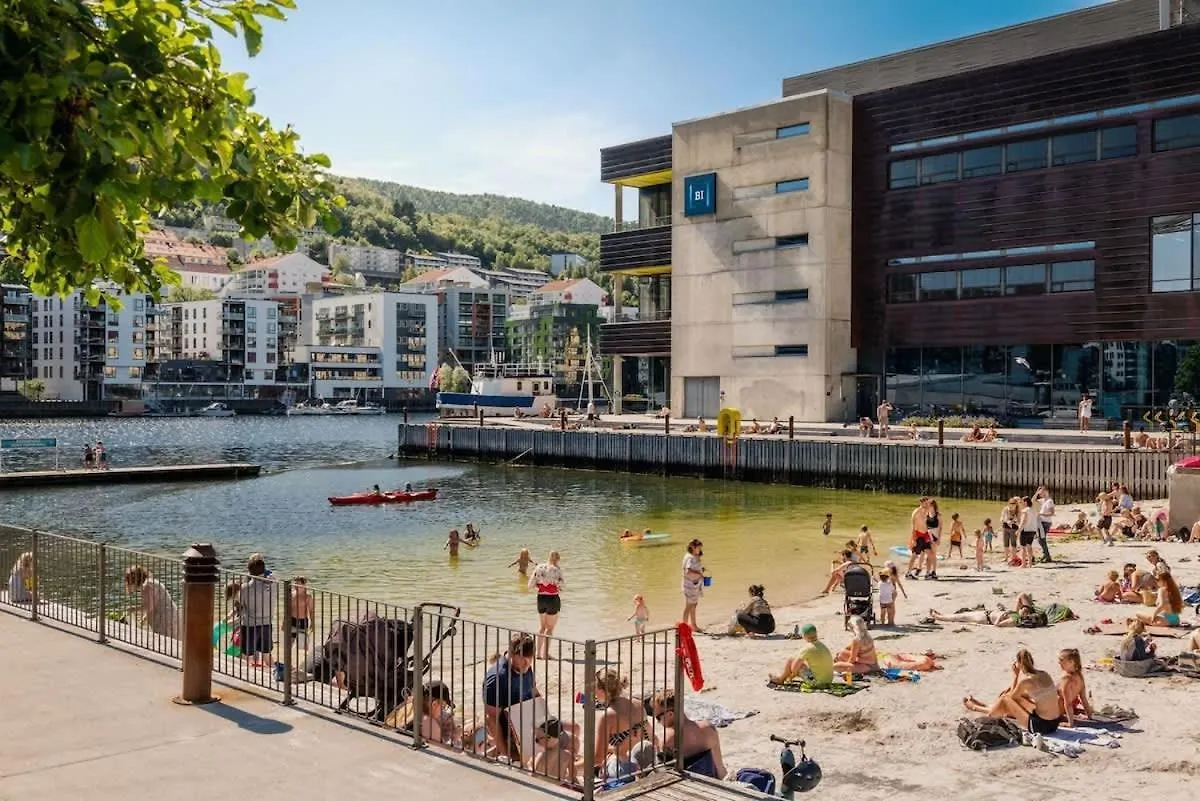 Dinbnb Apartments I City Oasis, Workspace & Elevator! Bergen Norway