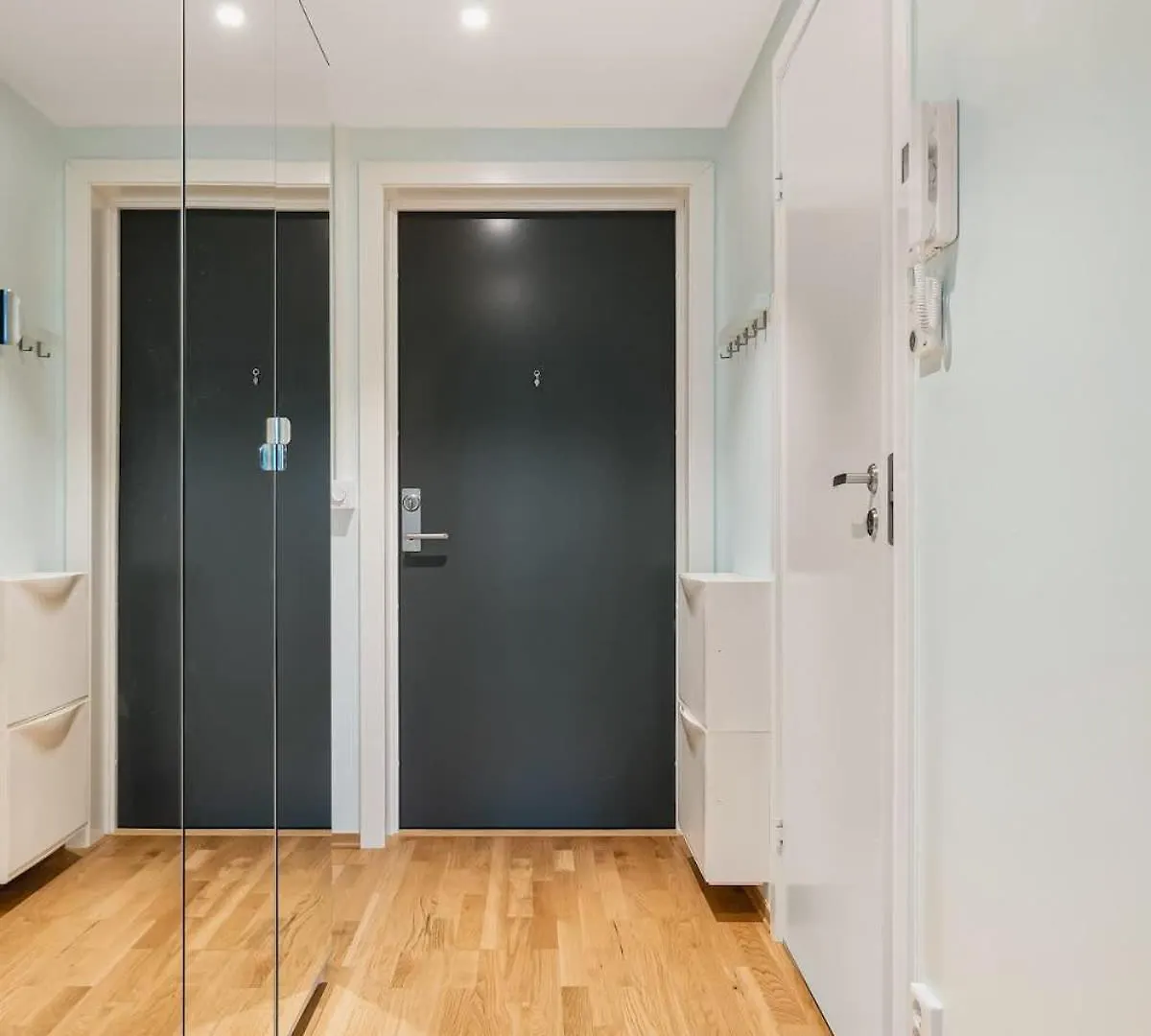 Dinbnb Apartments I City Oasis, Workspace & Elevator! Bergen